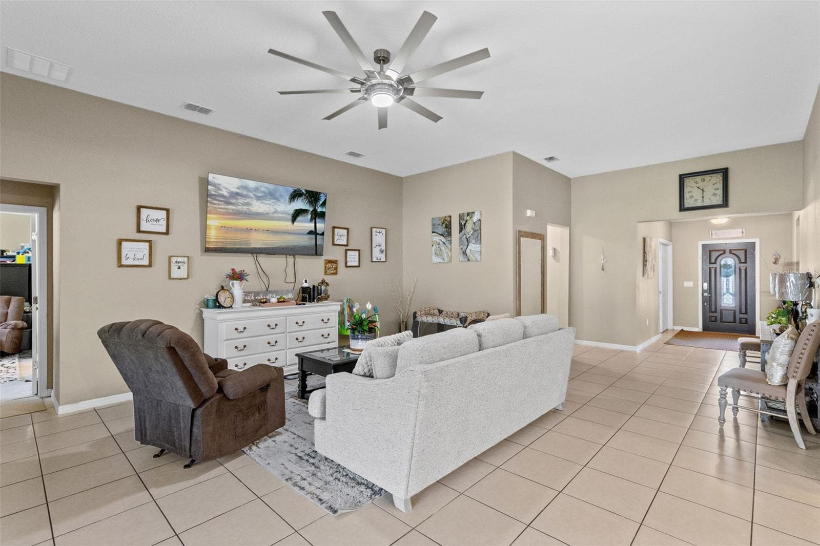 Single Family Residence at 394 BLUE LAKE CIR, KISSIMMEE, photo 4 of 26