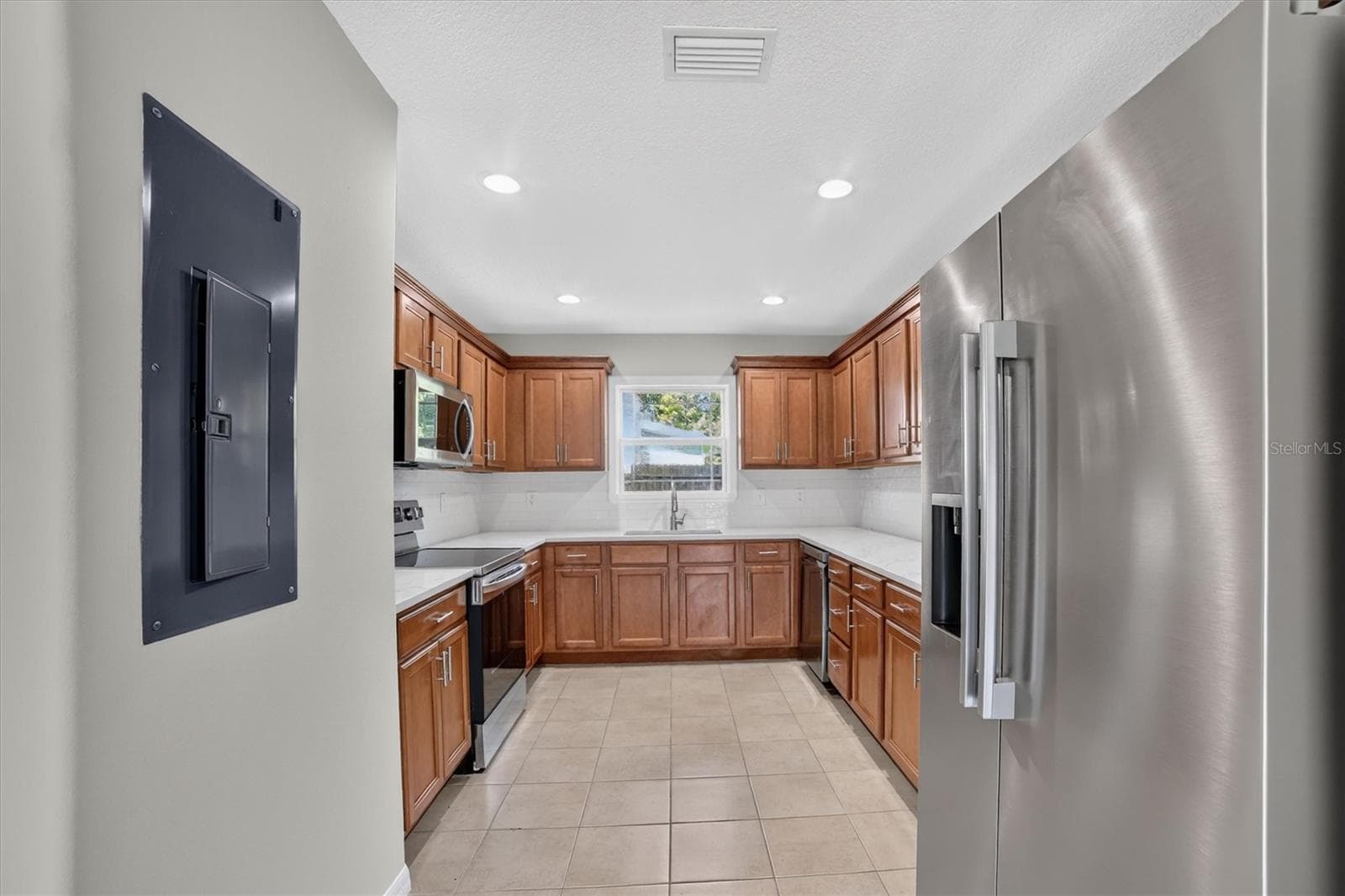 Single Family Residence at TRIANGLE PARK, LAKE CITY, photo 10 of 33