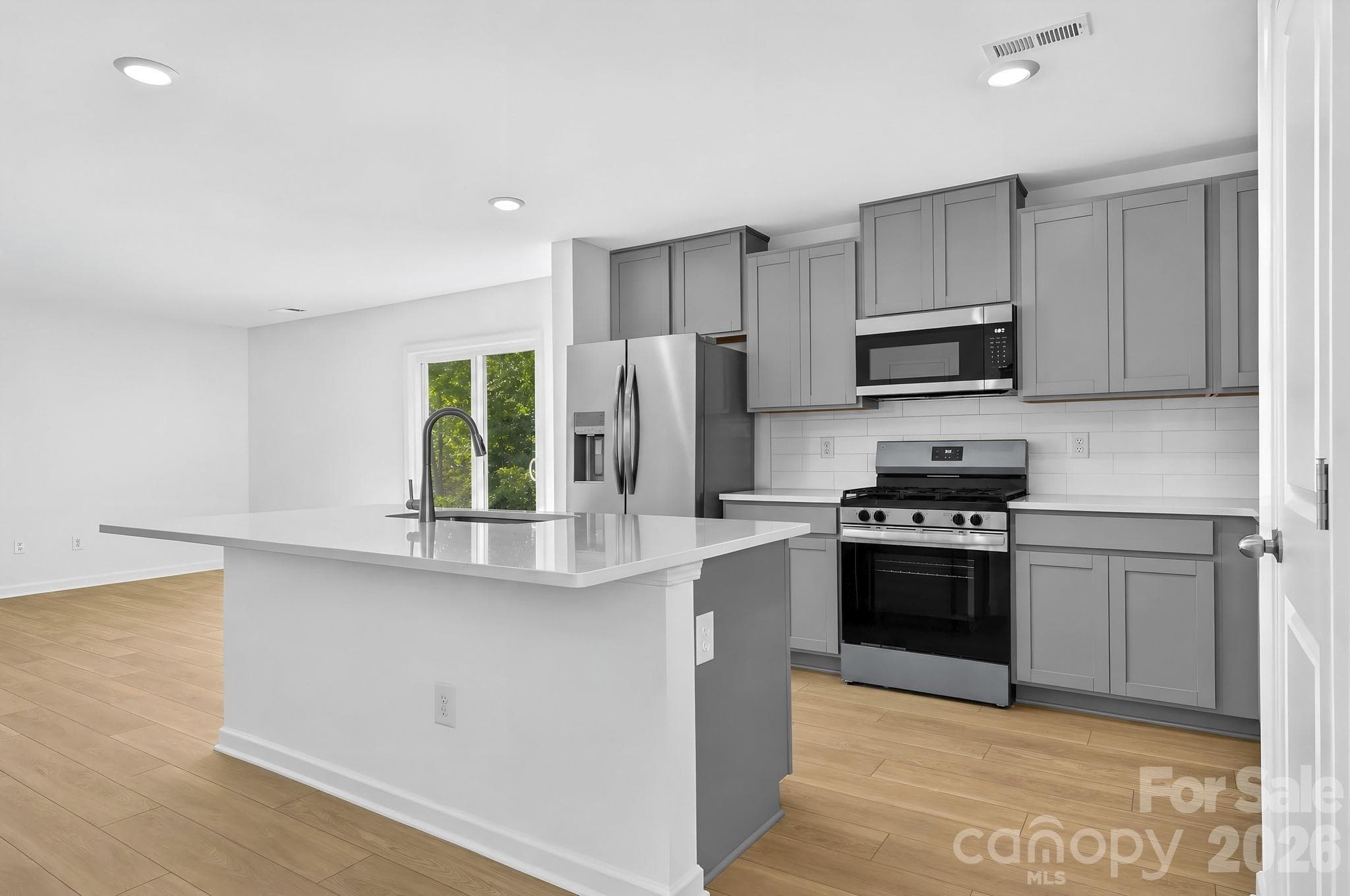 Single Family Residence at York, photo 4 of 35