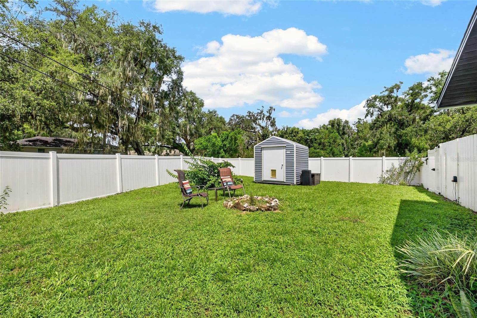 Side yard - 5203 SE 114TH ST, BELLEVIEW