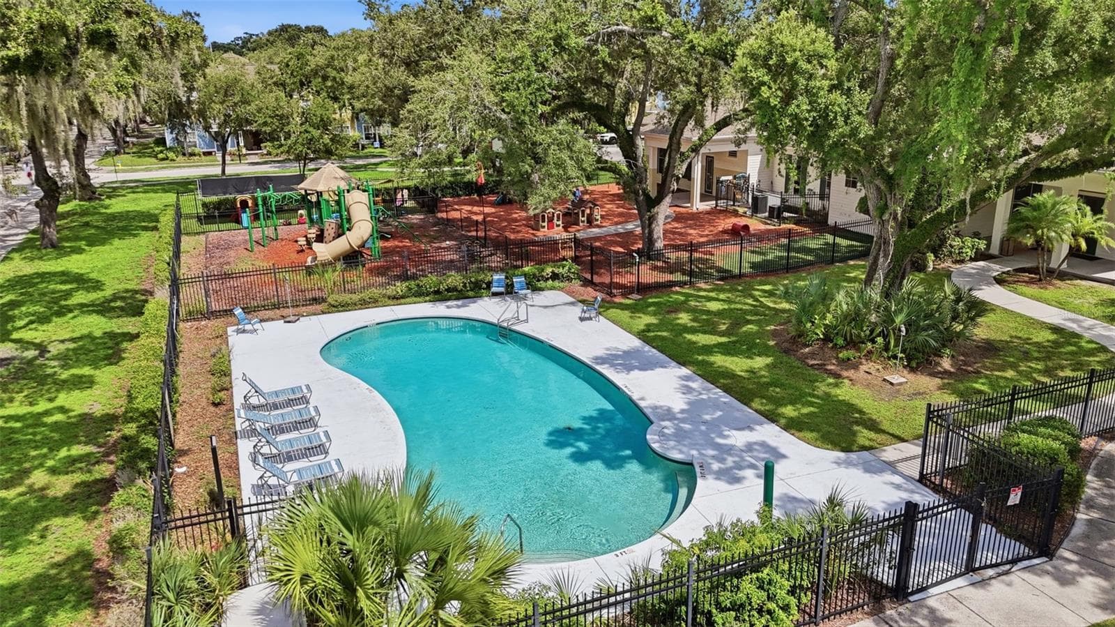 Pool Area - 205 E KIRBY ST, TAMPA