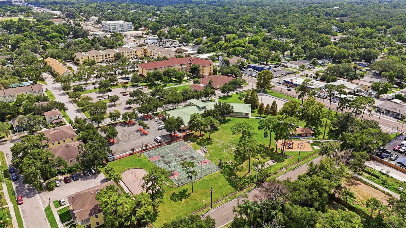Overview of Amenities - 205 E KIRBY ST, TAMPA