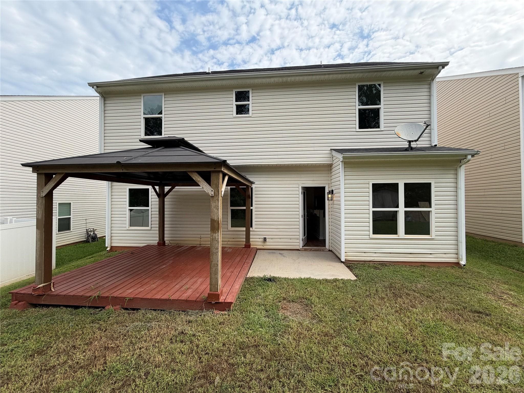 Single Family Residence at 8815 First Run Court, Charlotte, photo 5 of 24