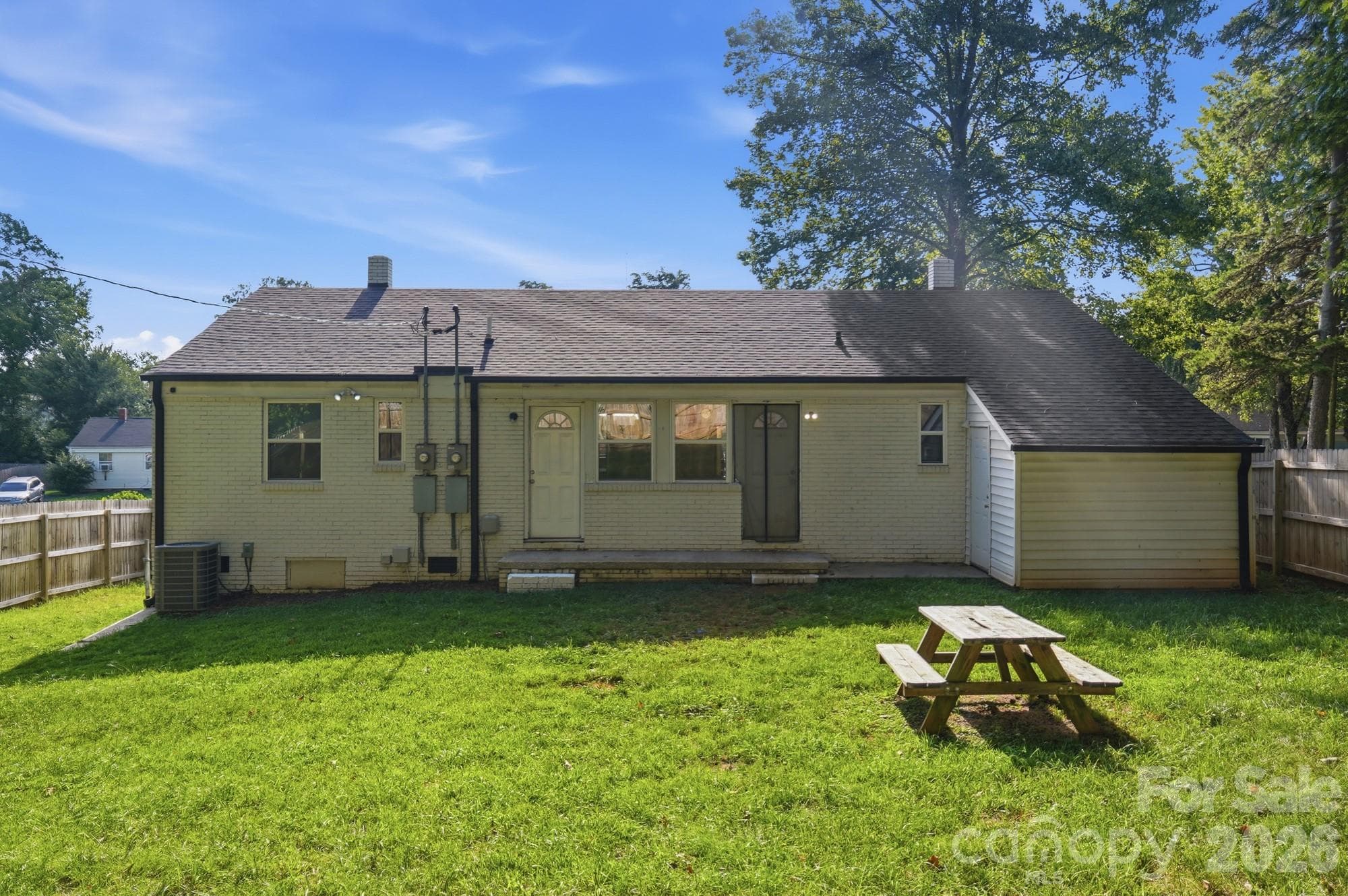 Duplex at 3019 Columbus Circle, Charlotte, photo 35 of 39