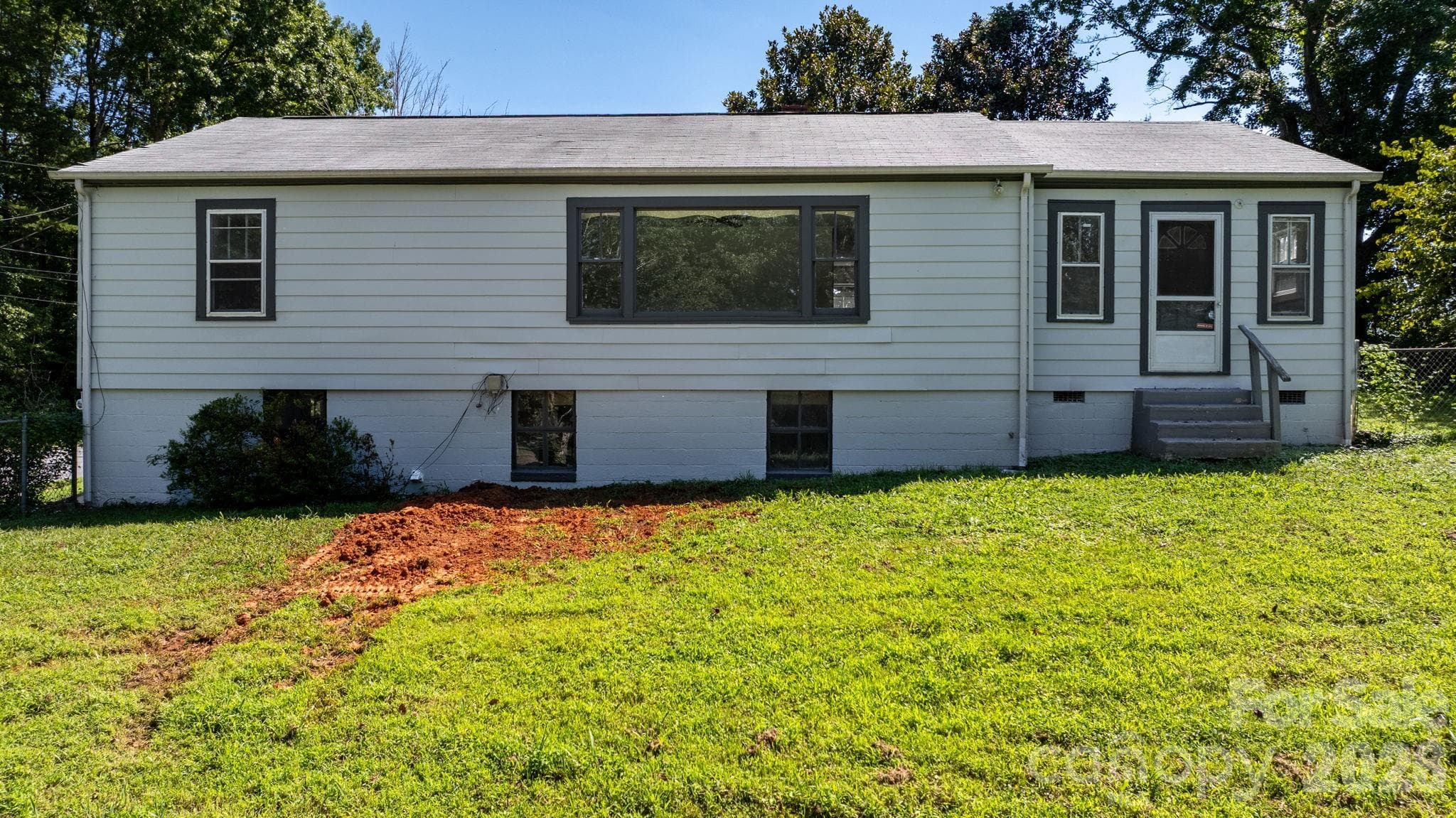 Single Family Residence at 101 Harris Drive, Morganton, photo 4 of 25