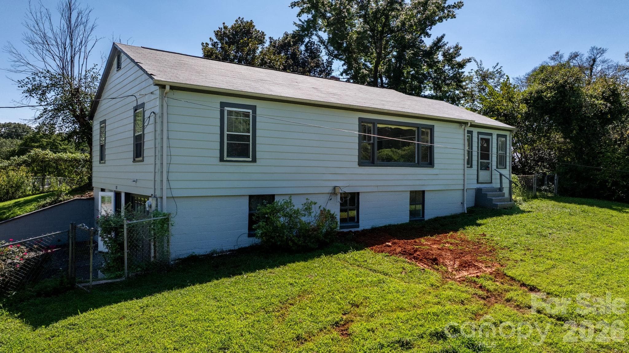Single Family Residence at 101 Harris Drive, Morganton, photo 5 of 25