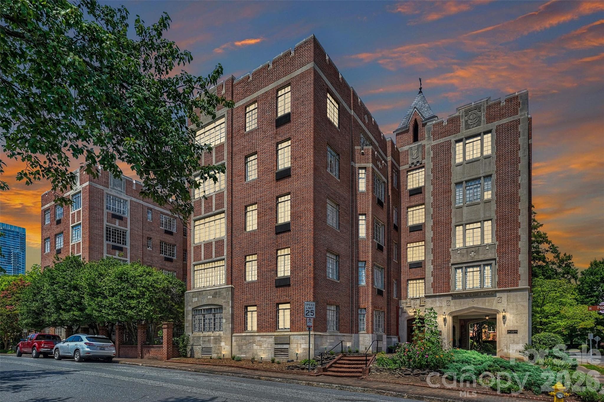 301 W 10th Street