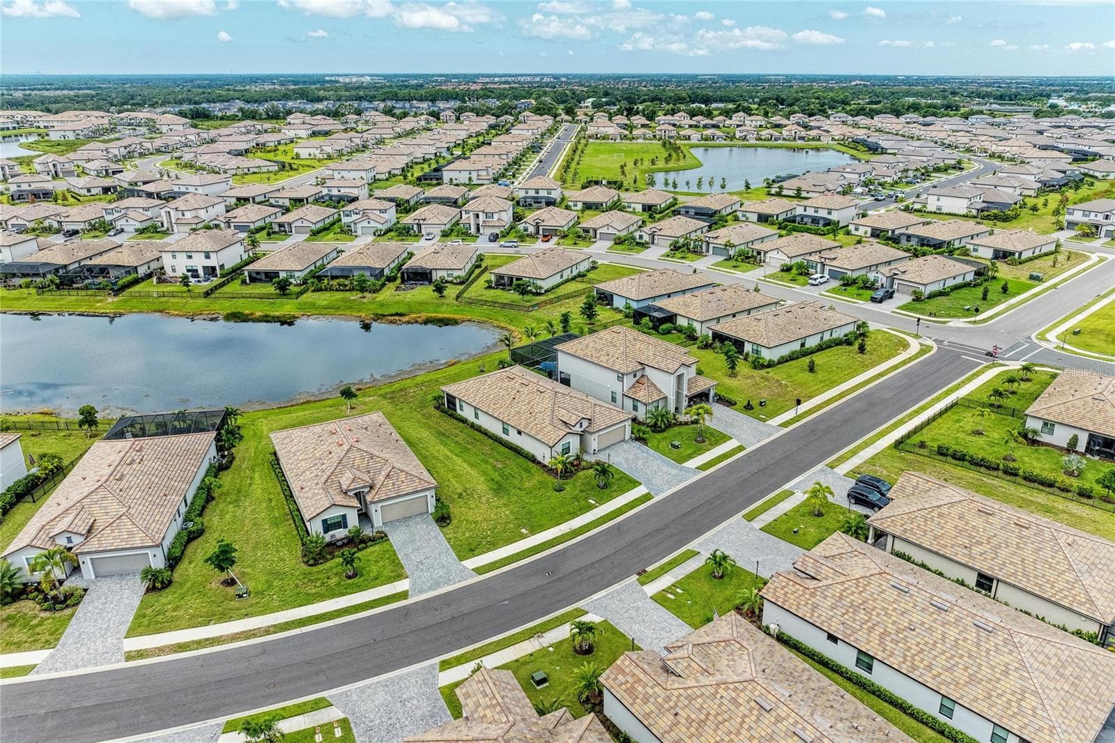 Single Family Residence at 5212 BLUE CRUSH ST, LAKEWOOD RANCH, photo 51 of 66