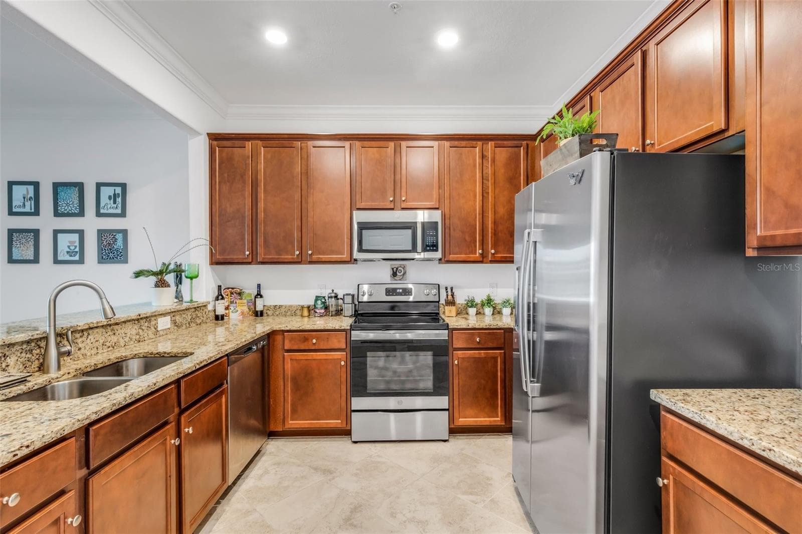 Townhouse at 20450 LAGENTE CIR, VENICE, photo 5 of 52