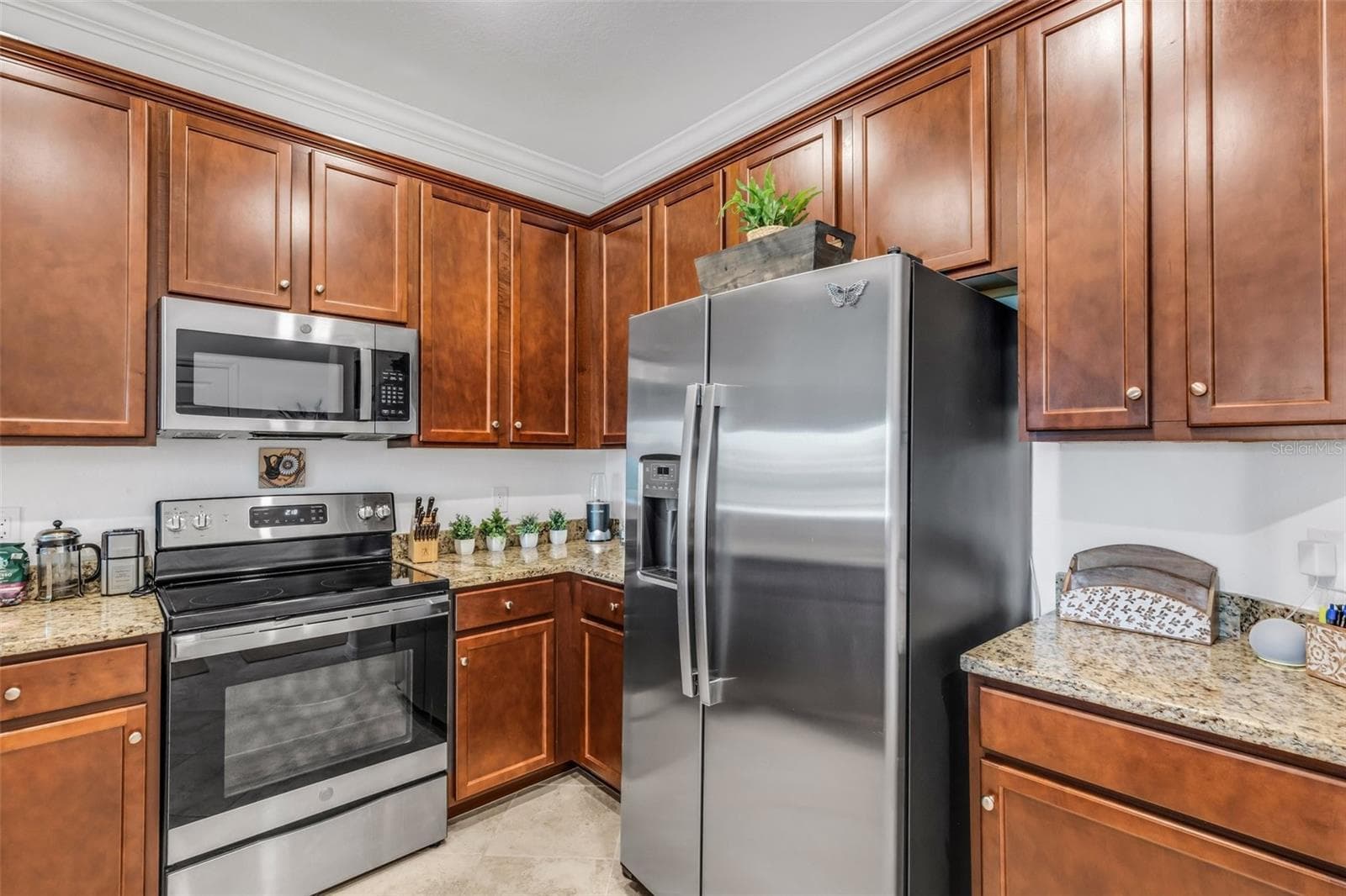 Townhouse at 20450 LAGENTE CIR, VENICE, photo 7 of 52