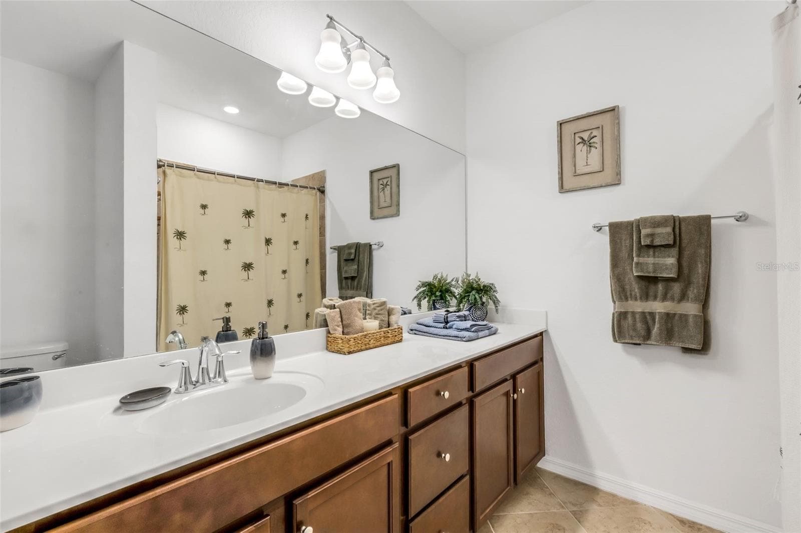 Townhouse at 20450 LAGENTE CIR, VENICE, photo 29 of 52