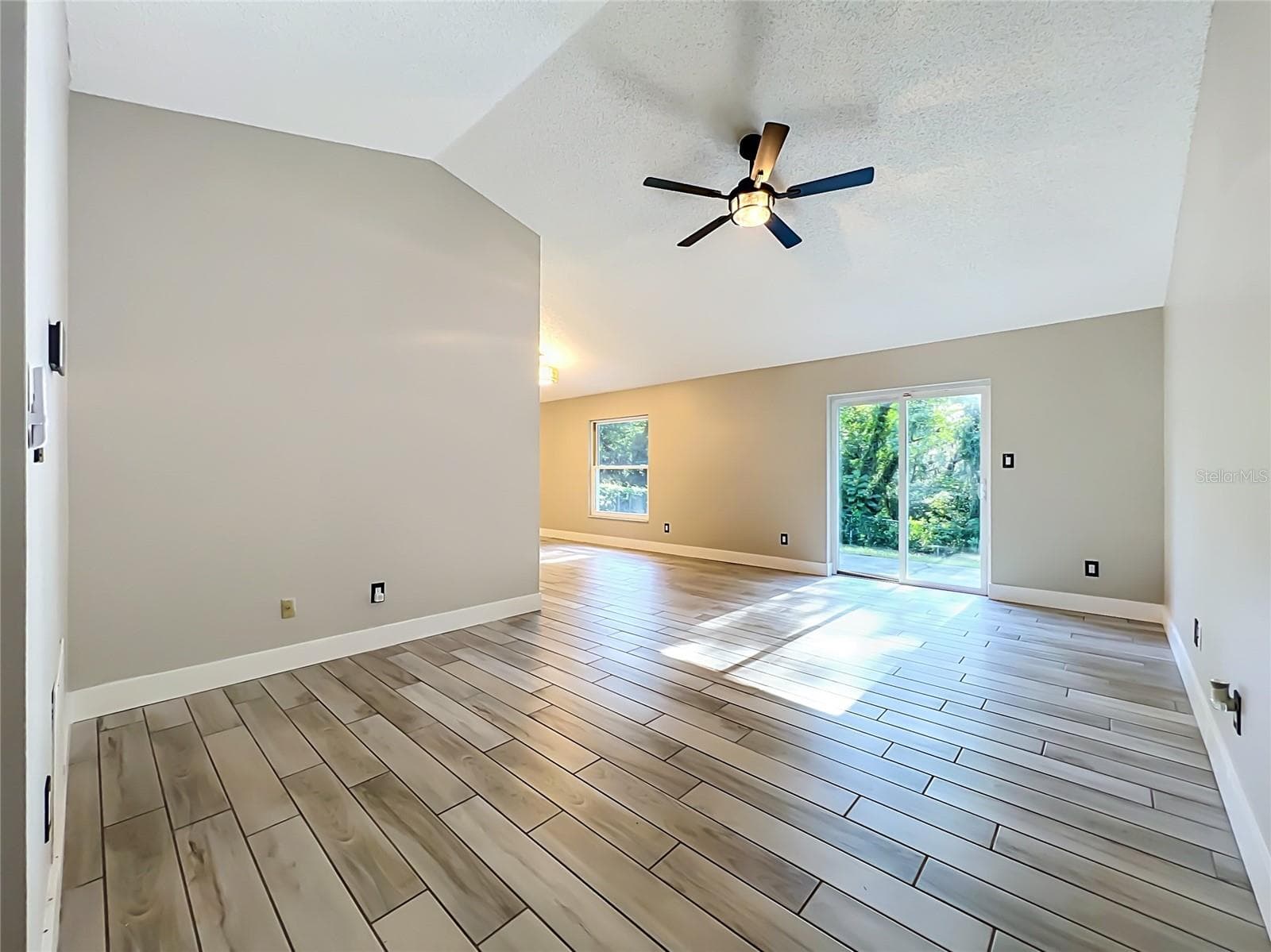 Single Family Residence at 5915 GROVELINE DR, ORLANDO, photo 10 of 71