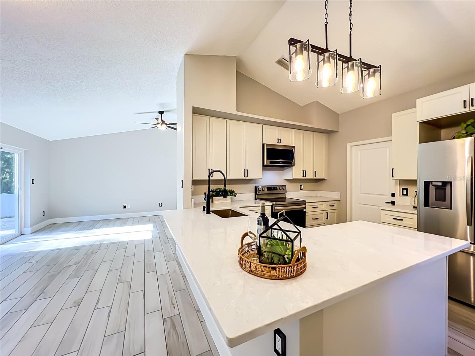 Kitchen - Renovated - 5915 GROVELINE DR, ORLANDO