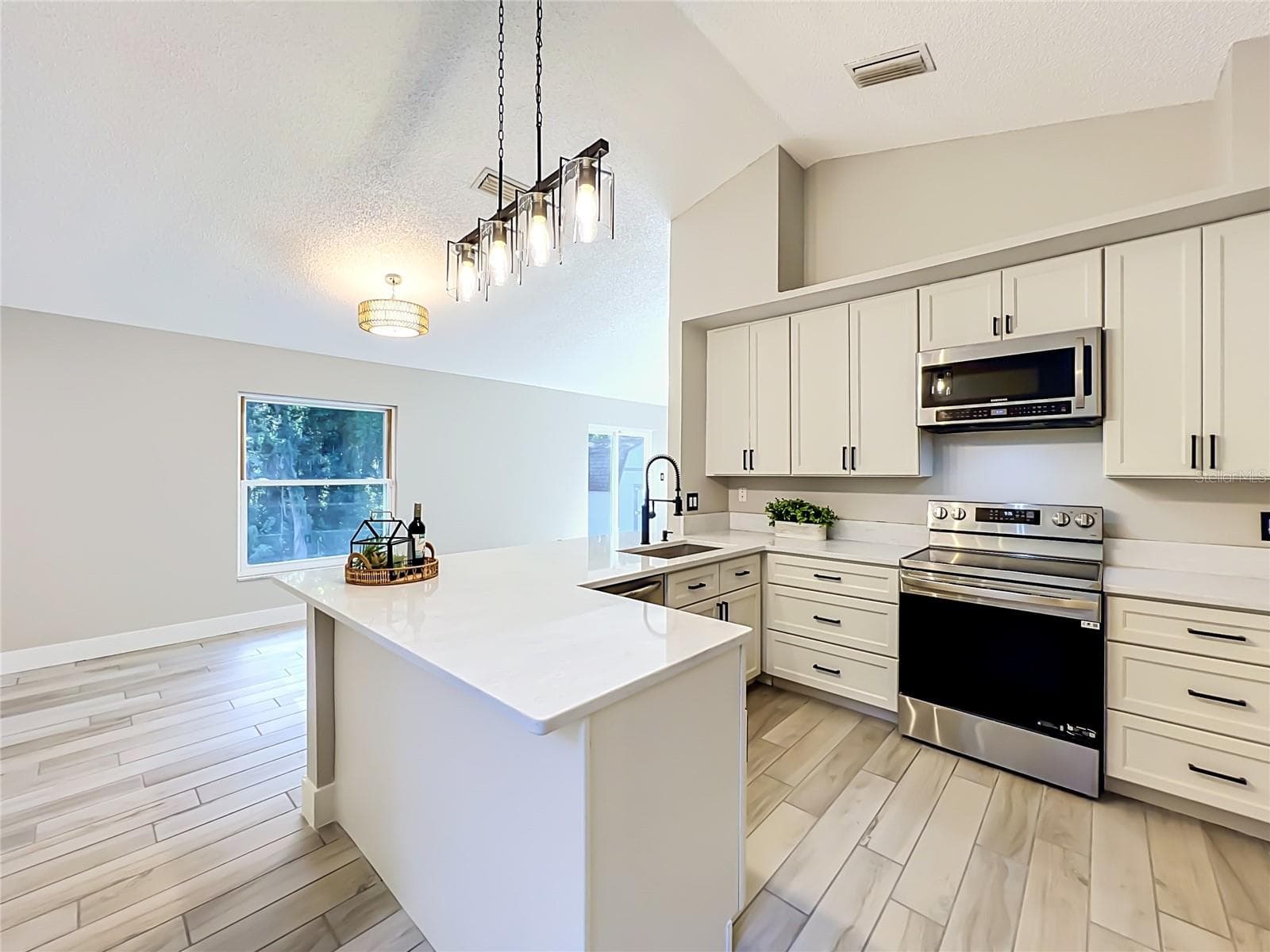 Single Family Residence at 5915 GROVELINE DR, ORLANDO, photo 20 of 71