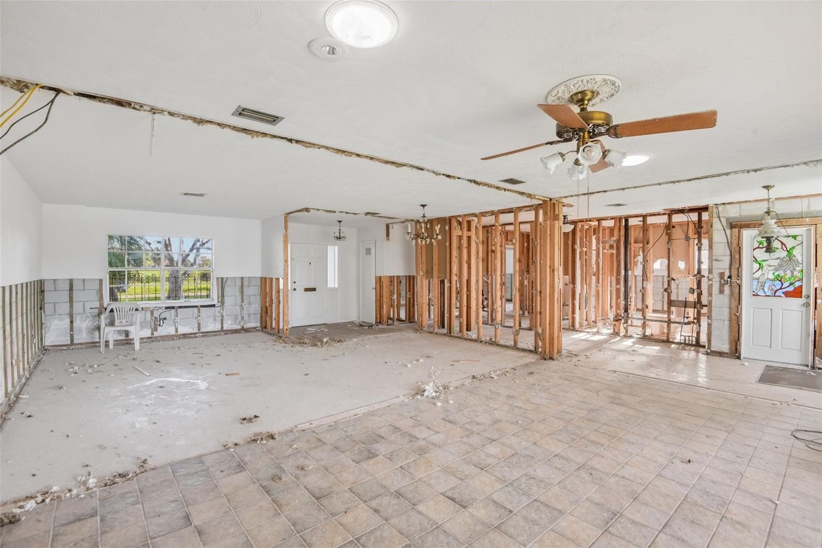 Single Family Residence at 4008 DANA SHORES DR, TAMPA, photo 4 of 20