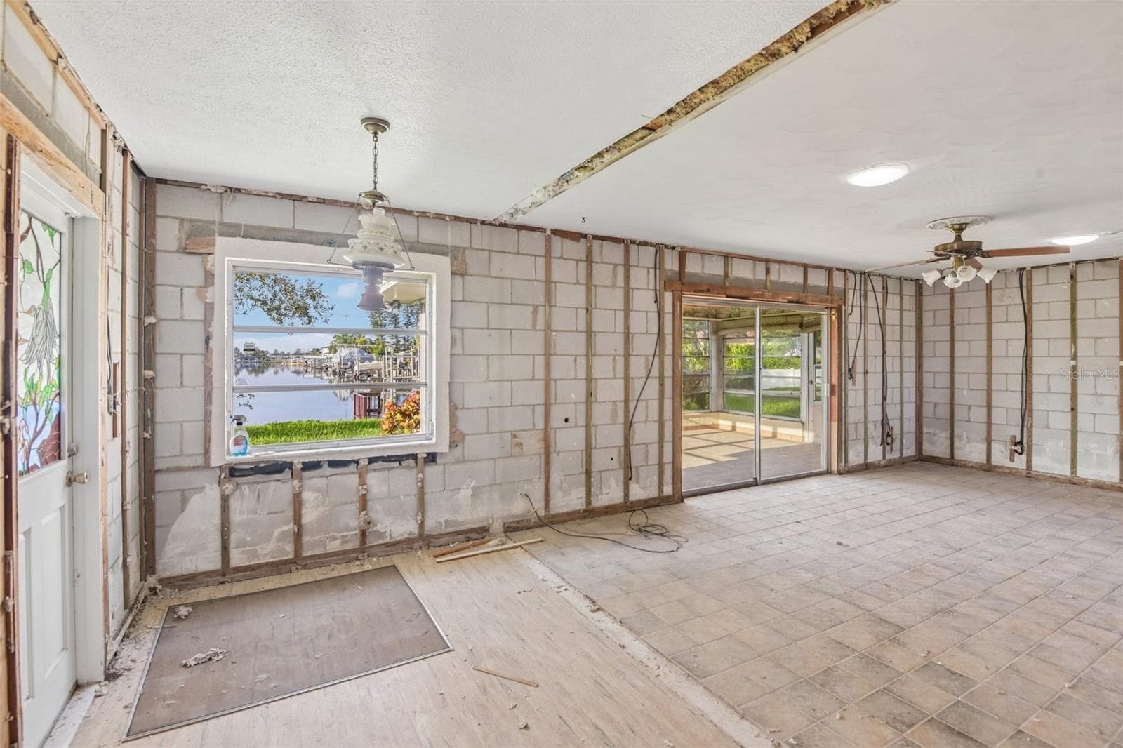 Single Family Residence at 4008 DANA SHORES DR, TAMPA, photo 5 of 20