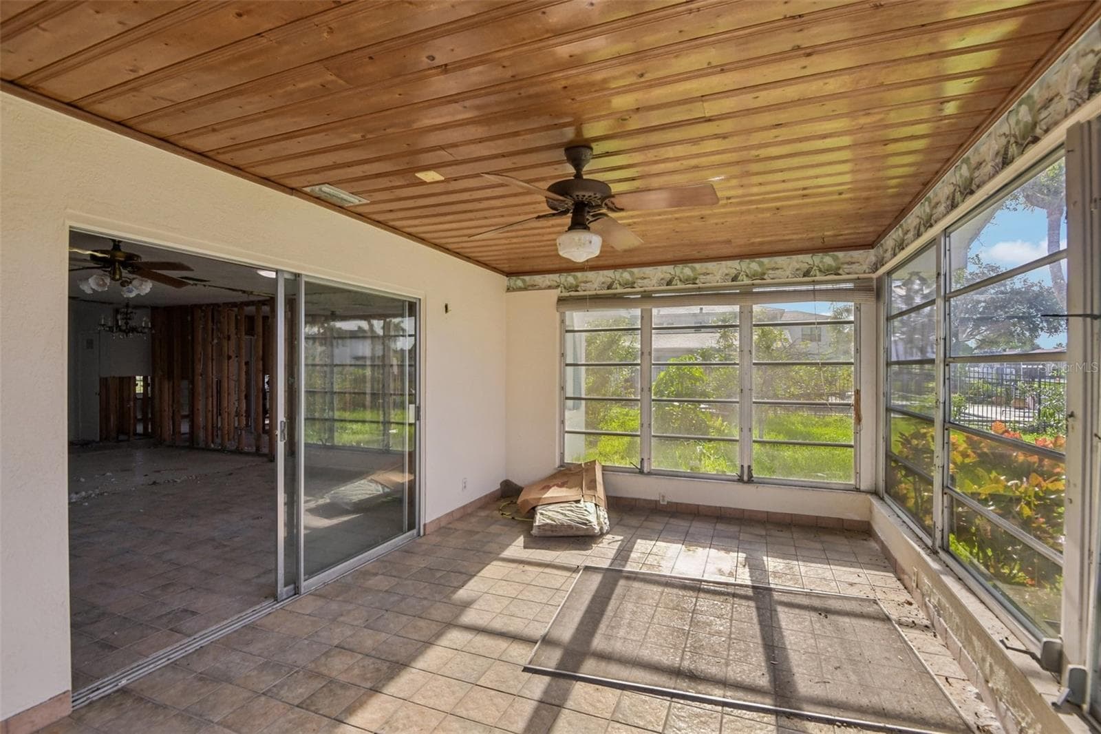 Single Family Residence at 4008 DANA SHORES DR, TAMPA, photo 10 of 20
