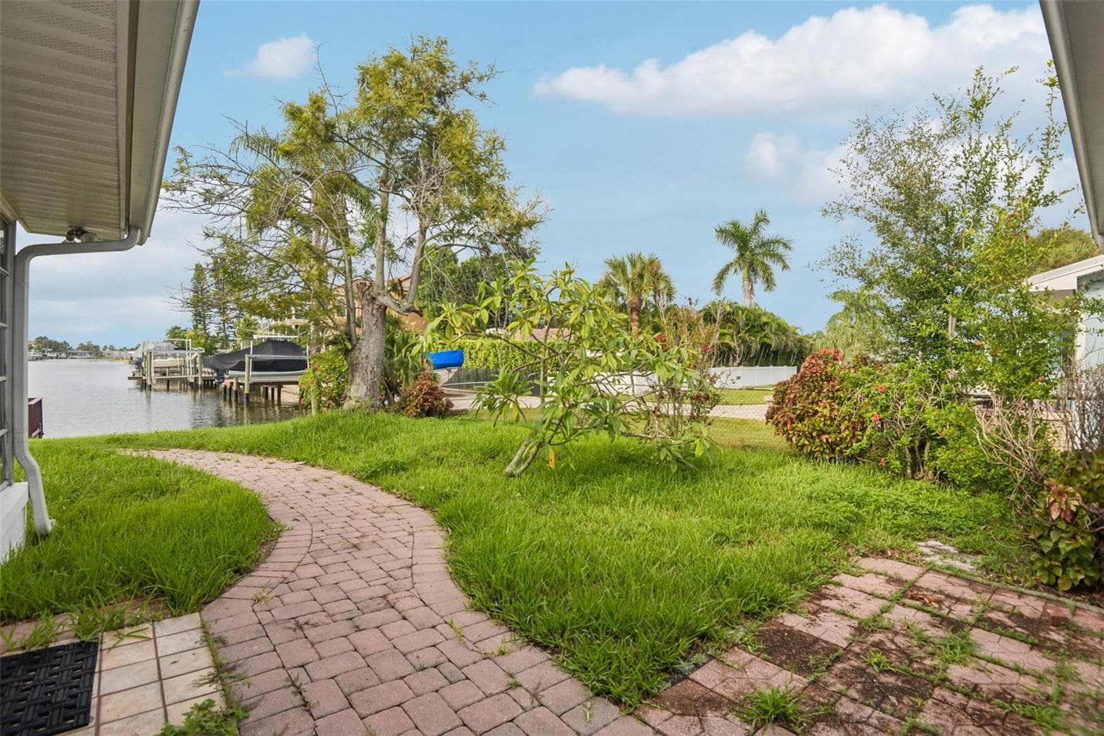 Single Family Residence at 4008 DANA SHORES DR, TAMPA, photo 11 of 20