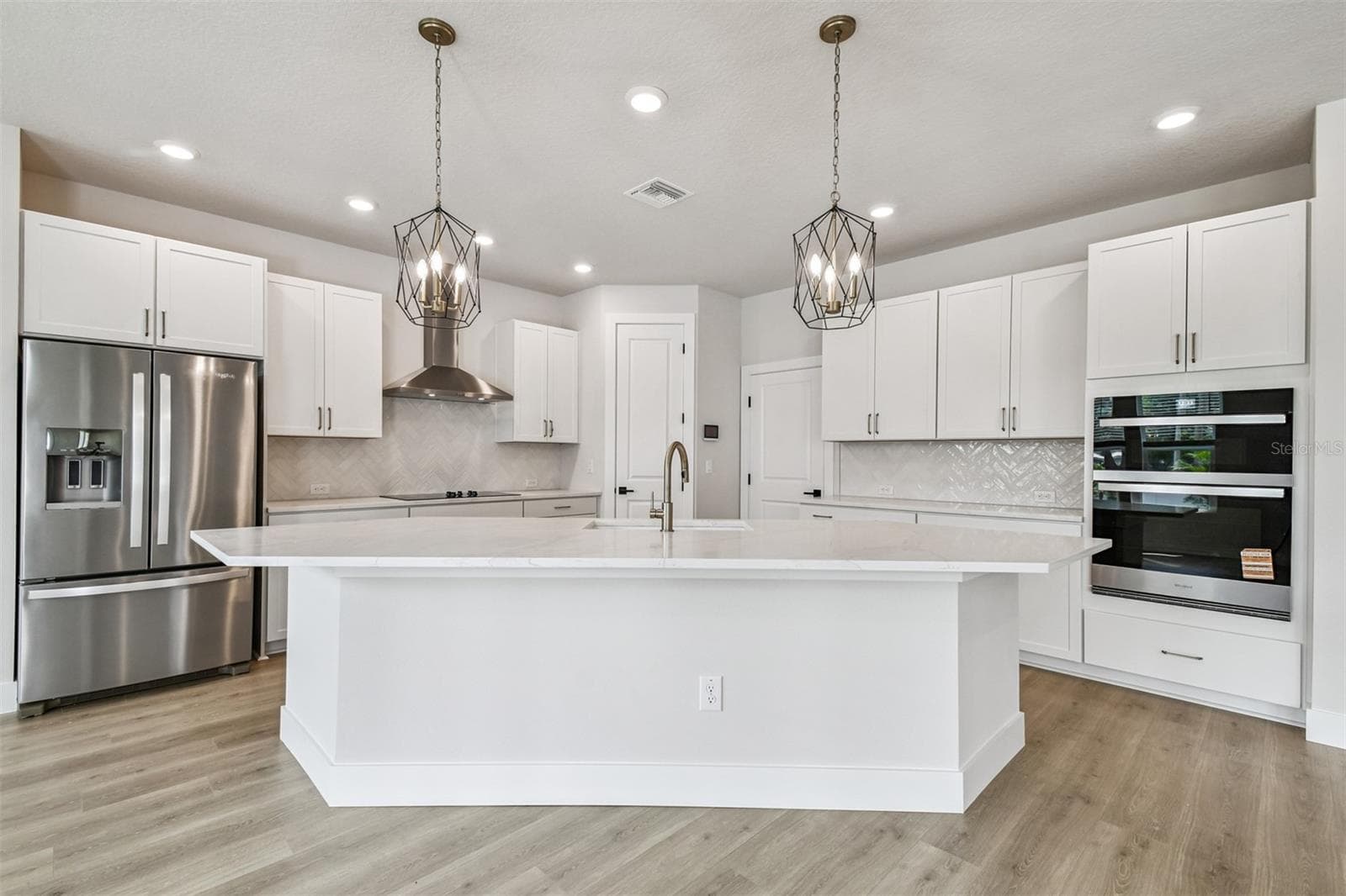 Kitchen **Photos are of a Similar Home - 811 W ORIENT ST, TAMPA