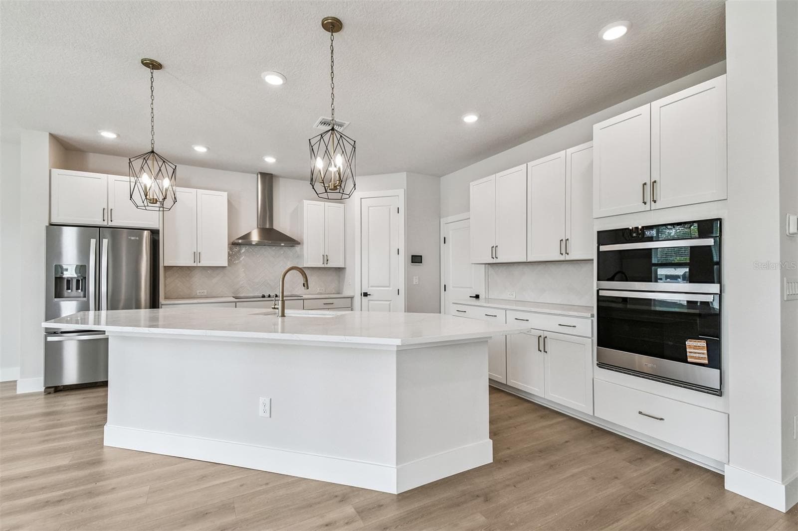 Kitchen **Photos are of a Similar Home - 811 W ORIENT ST, TAMPA