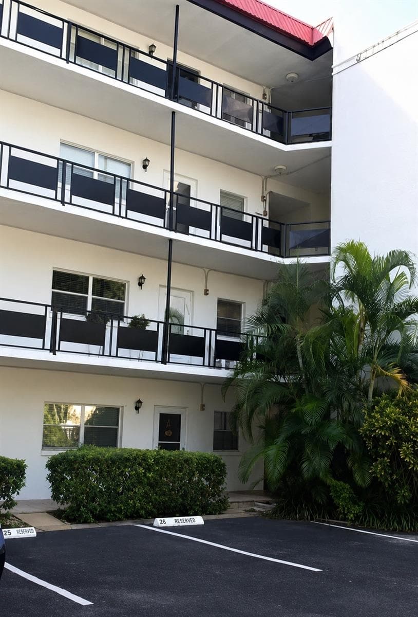 200 EL CAMINO DR #306
