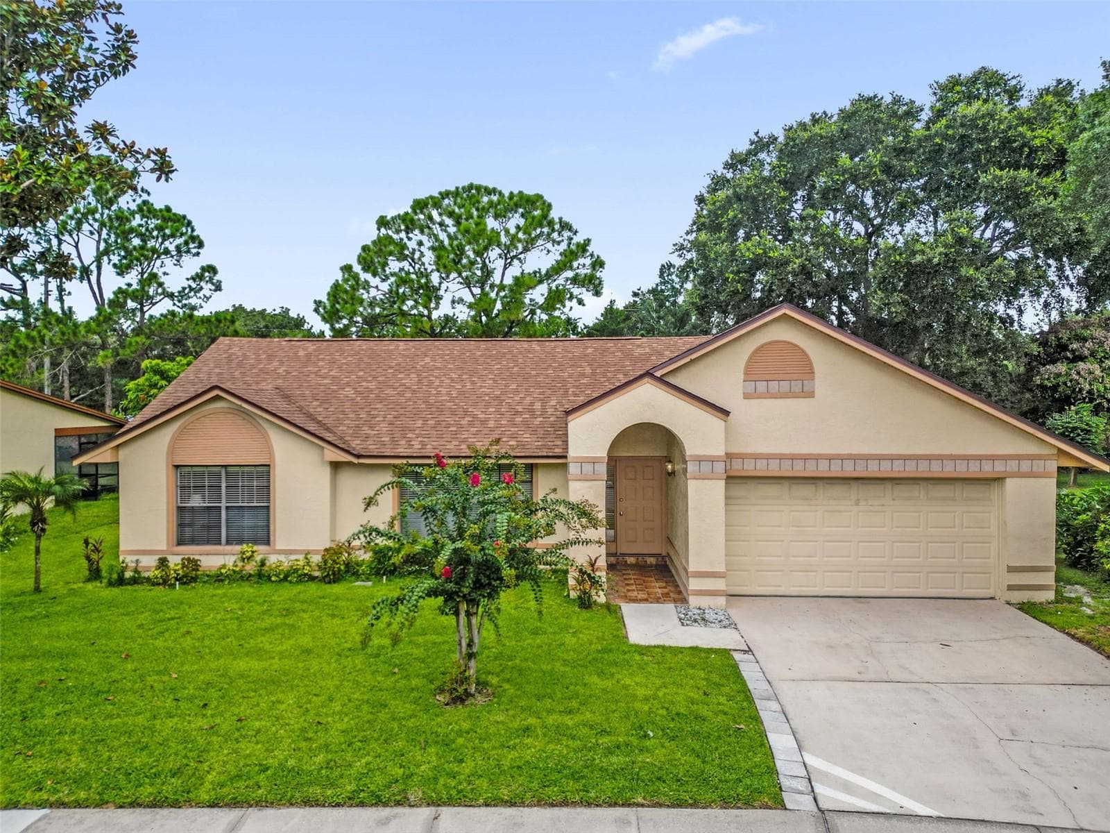 Single Family Residence at 3044 CRESTED CIR, ORLANDO, photo 2 of 38