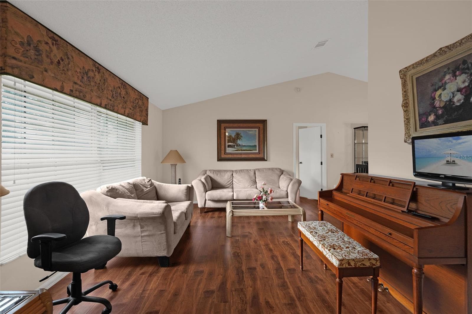 Single Family Residence at 3044 CRESTED CIR, ORLANDO, photo 6 of 38