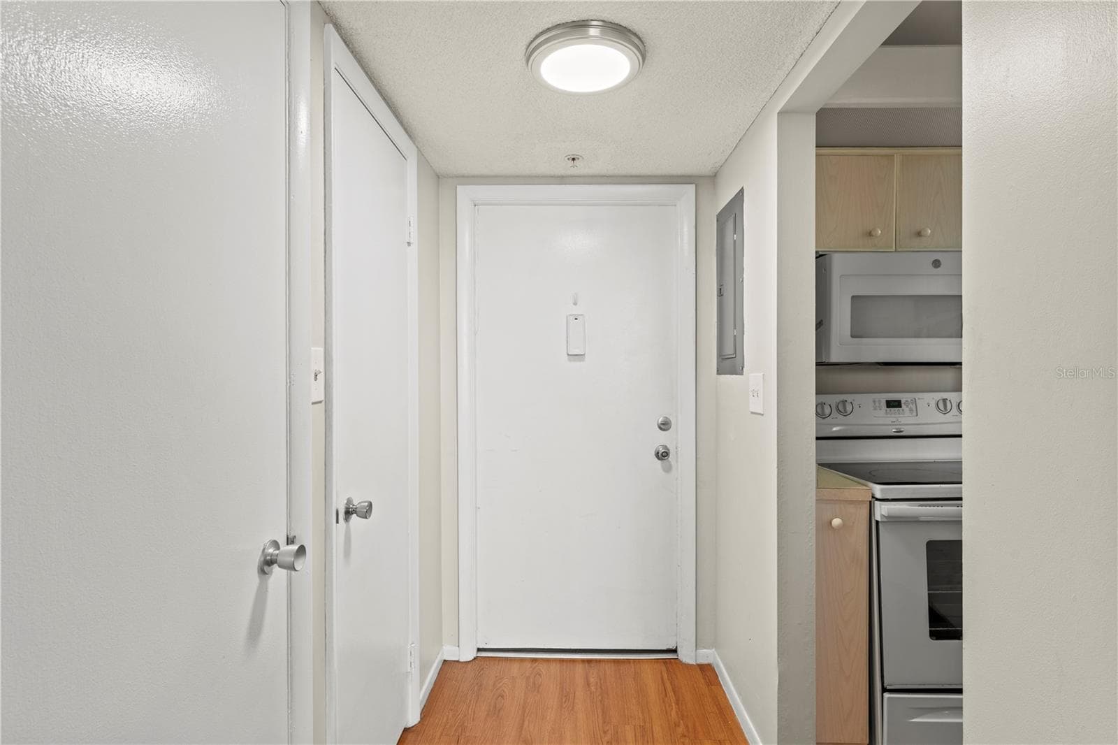 Entry / Foyer - 2020 N ATLANTIC AVE #610N, COCOA BEACH