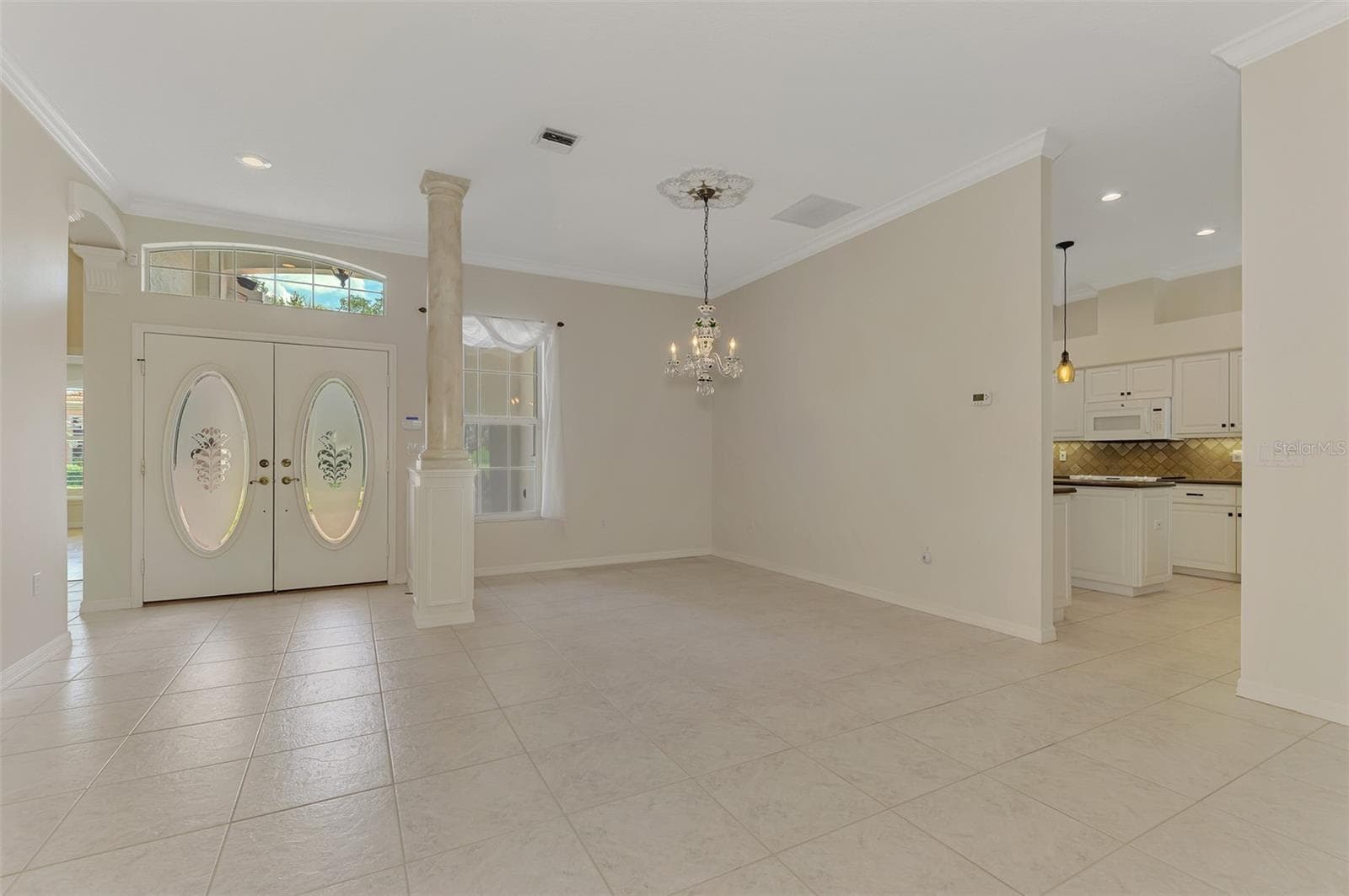 Single Family Residence at 625 MISTY PINE DR, VENICE, photo 12 of 49
