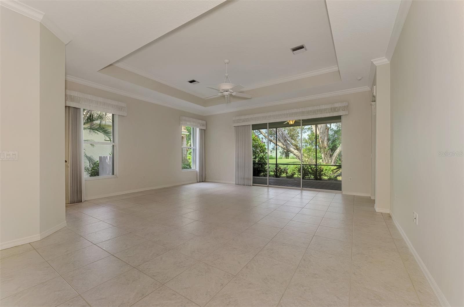 Single Family Residence at 625 MISTY PINE DR, VENICE, photo 8 of 49