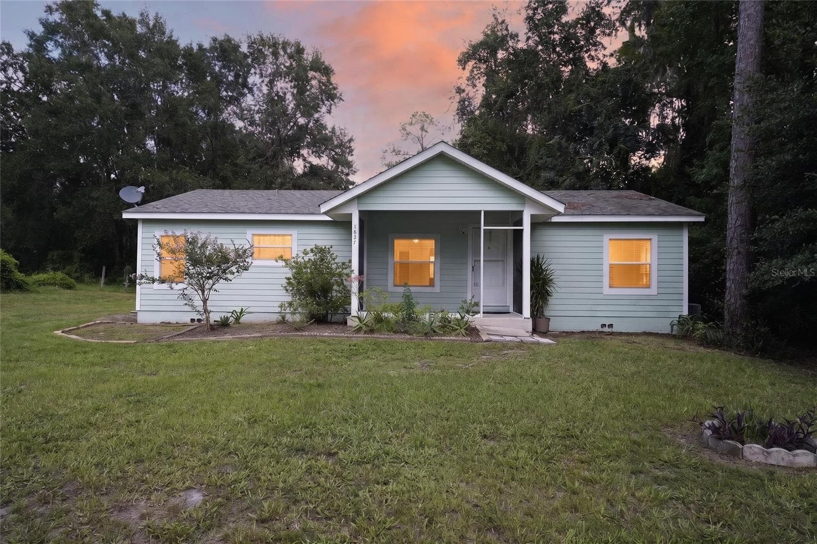 1827 SE 43RD TER