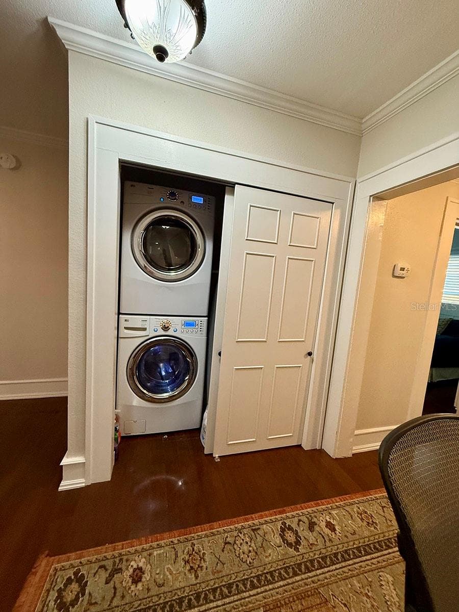 Laundry Closet - 1407 E RIDGEWOOD ST, ORLANDO