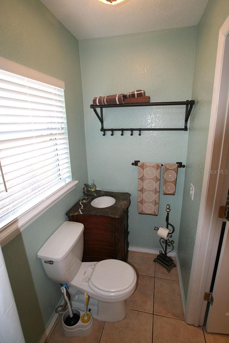 Cottage Bathroom 2 - 1407 E RIDGEWOOD ST, ORLANDO