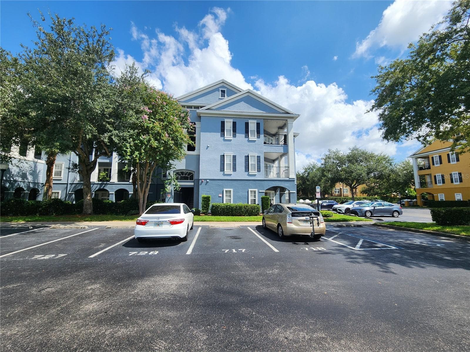 Condominium at 3621 CONROY RD #726, ORLANDO, photo 2 of 47