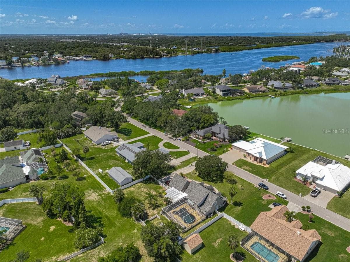 Single Family Residence at 8814 RIVERLACHEN WAY, RIVERVIEW, photo 4 of 70