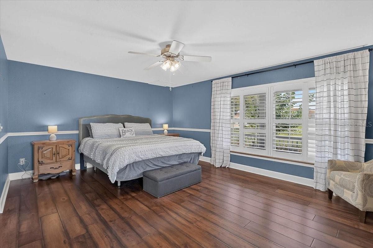 Ground floor primary bedroom suite - 8814 RIVERLACHEN WAY, RIVERVIEW