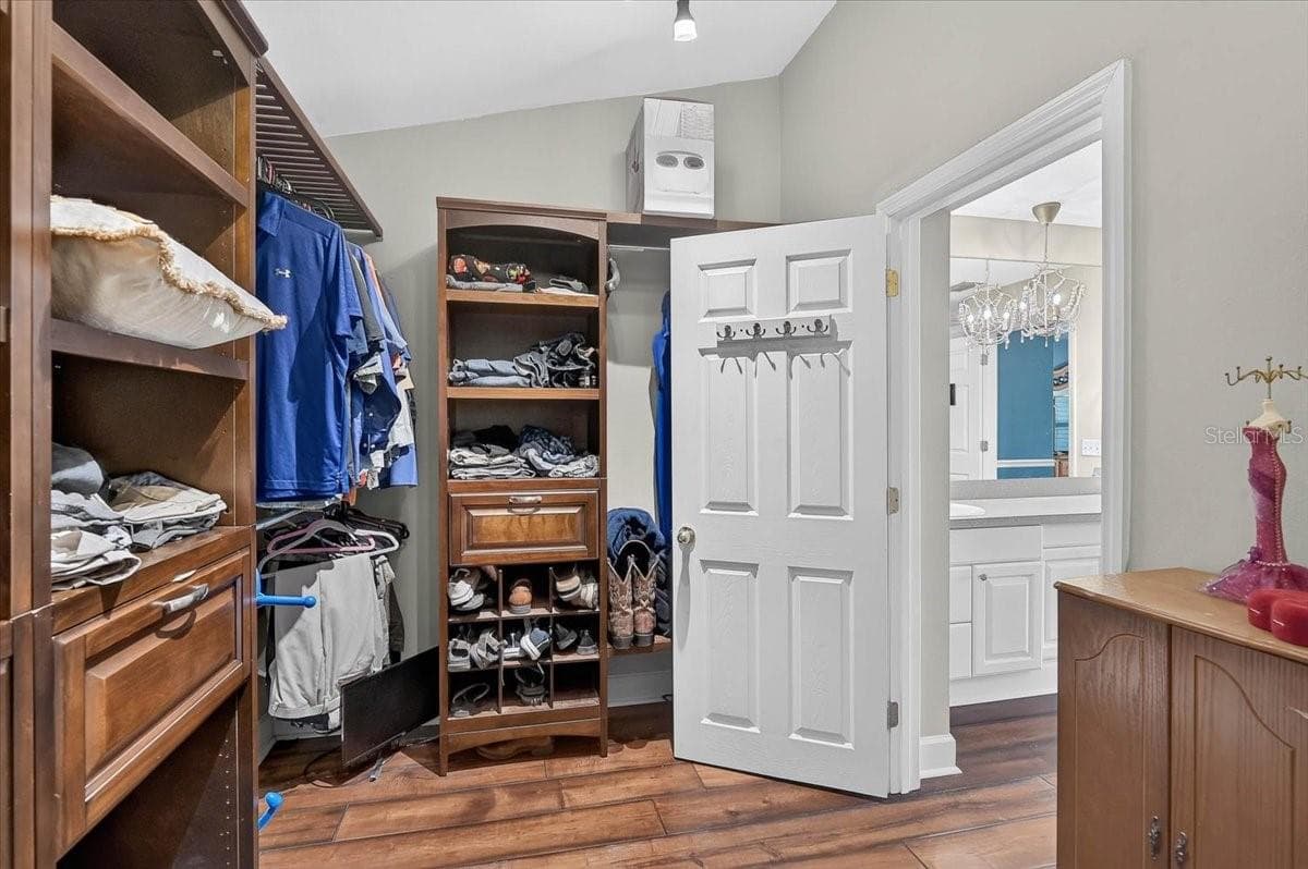 Ground floor primary bedroom suite - 8814 RIVERLACHEN WAY, RIVERVIEW