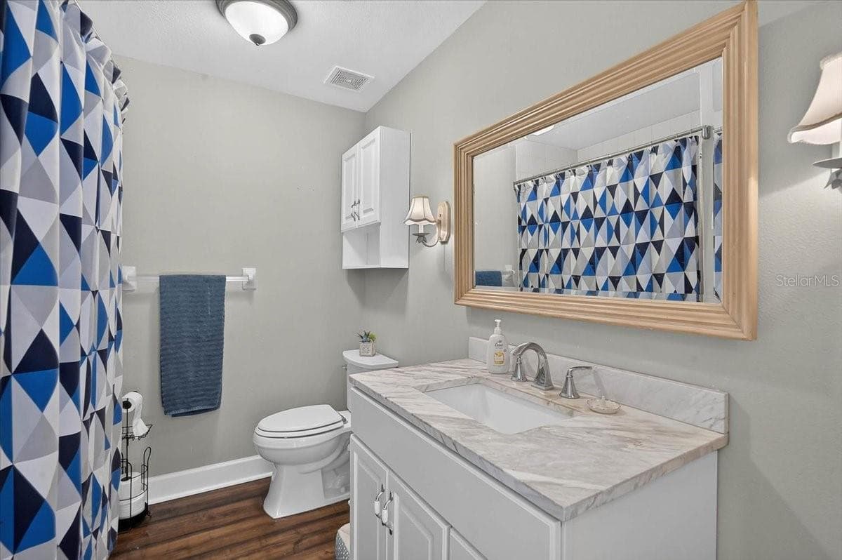 2nd floor hall bath - 8814 RIVERLACHEN WAY, RIVERVIEW