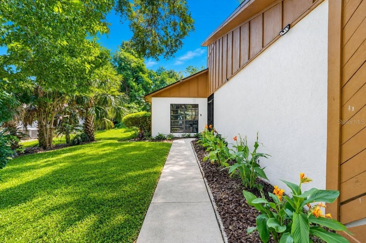 Townhouse at 11 INDIAN TRL, ORMOND BEACH, photo 2 of 60