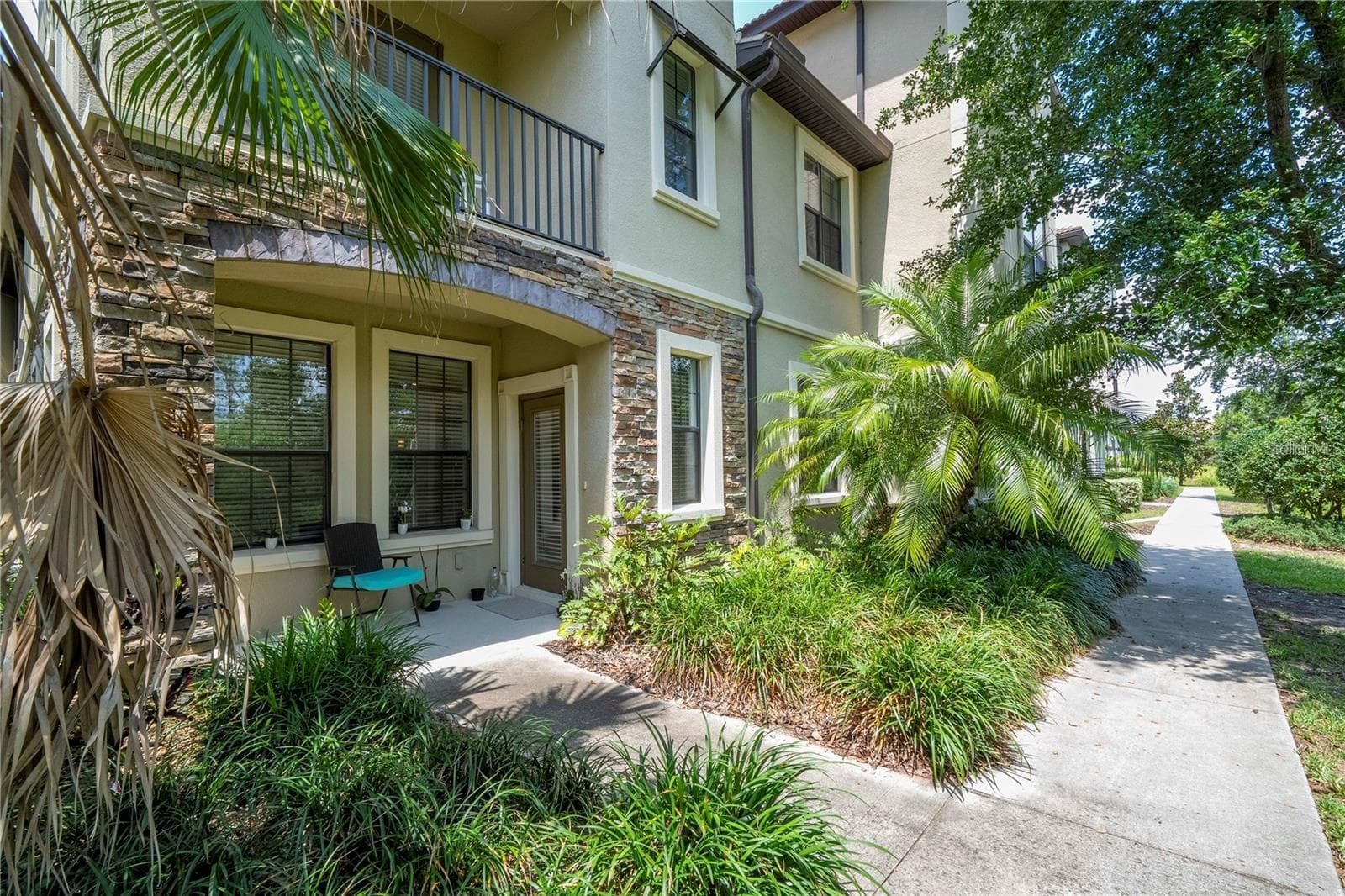 1327 SHINNECOCK HILLS DR