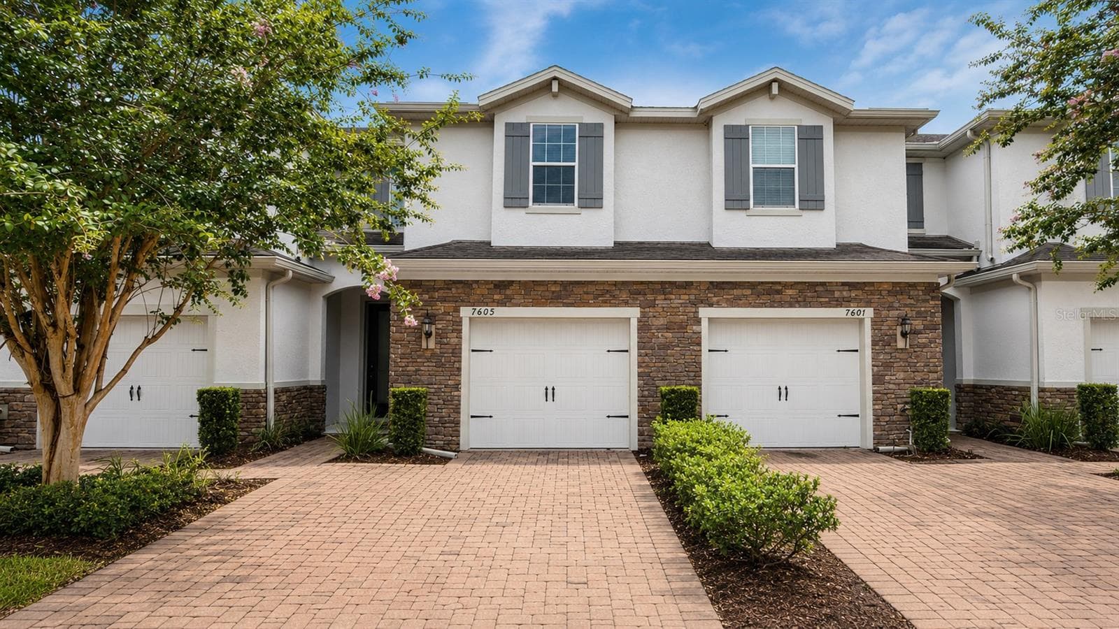 7605 ALOMA PINES CT