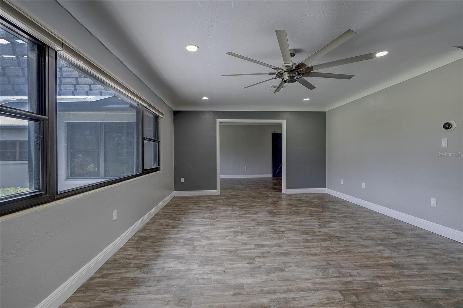 Single Family Residence at 323 SUWANEE AVE, SARASOTA, photo 6 of 71