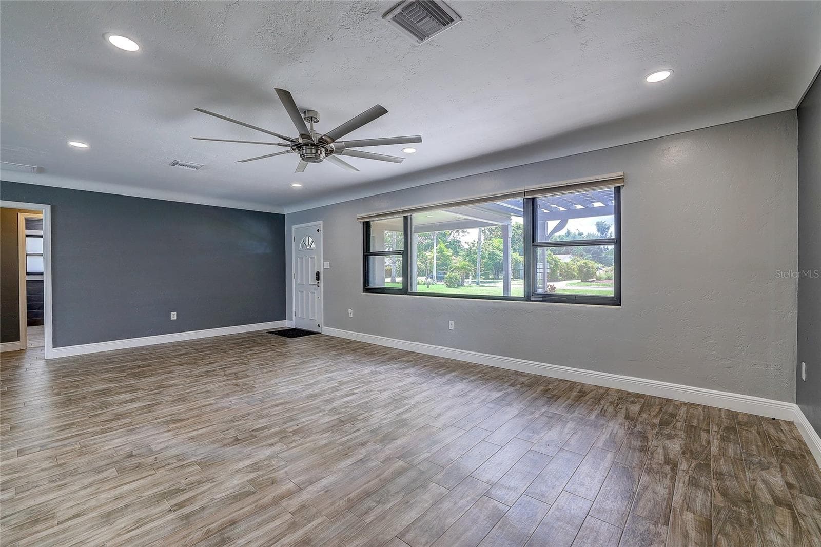 Single Family Residence at 323 SUWANEE AVE, SARASOTA, photo 10 of 71