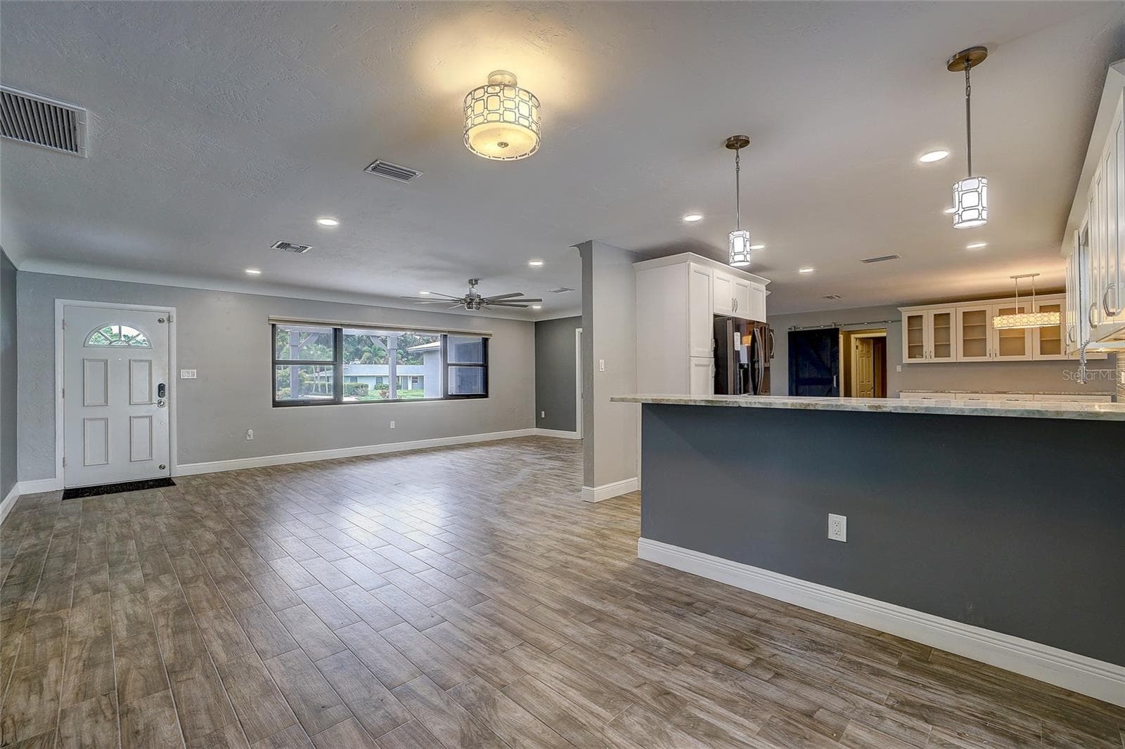 Single Family Residence at 323 SUWANEE AVE, SARASOTA, photo 14 of 71