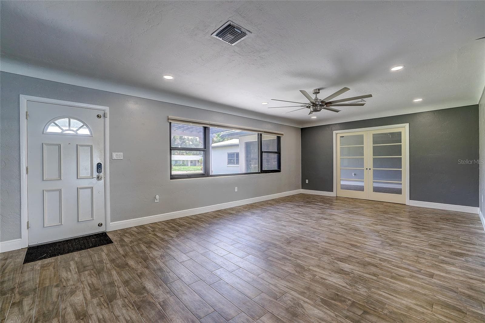 Single Family Residence at 323 SUWANEE AVE, SARASOTA, photo 19 of 71