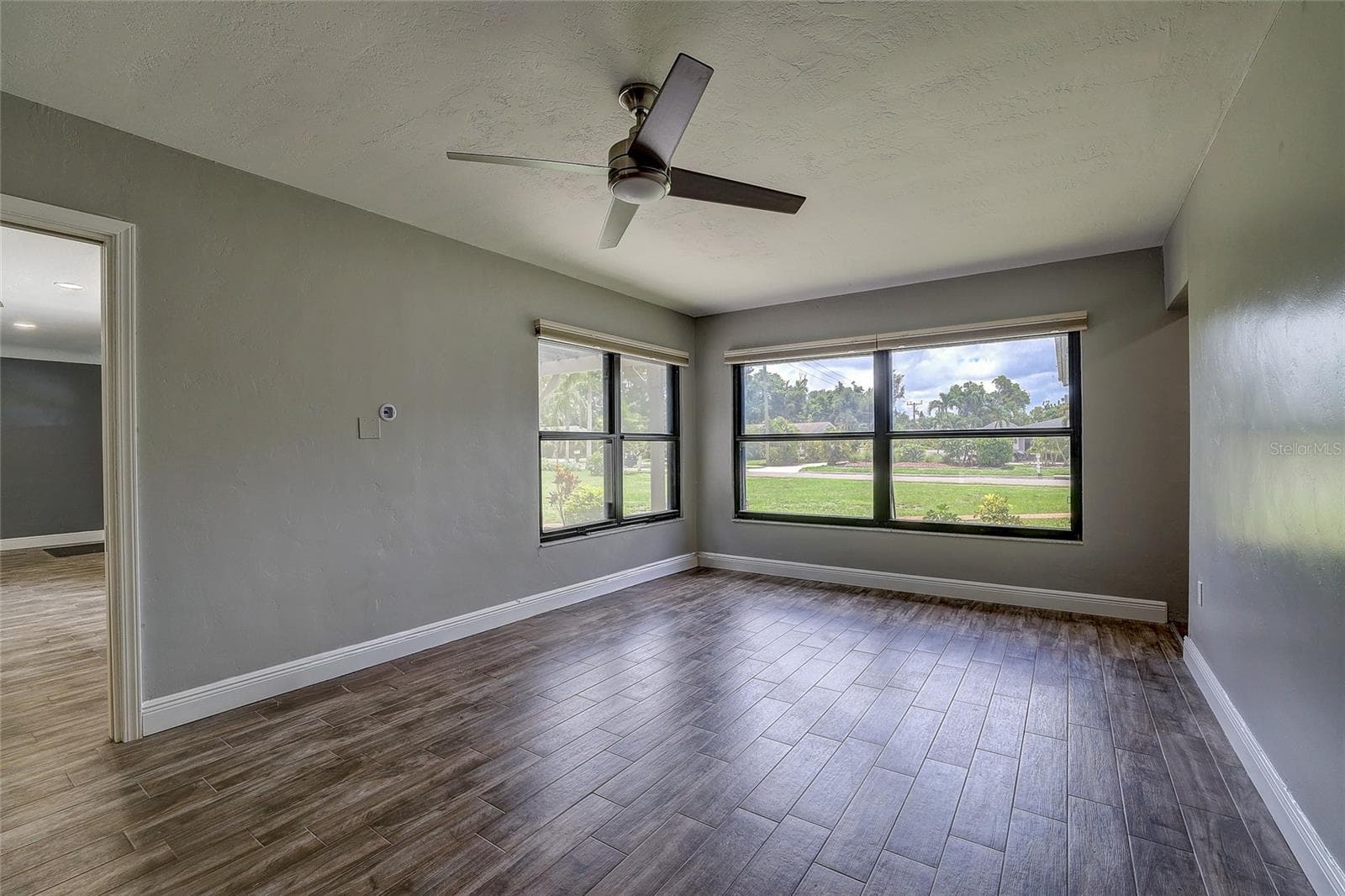 sitting room - 323 SUWANEE AVE, SARASOTA
