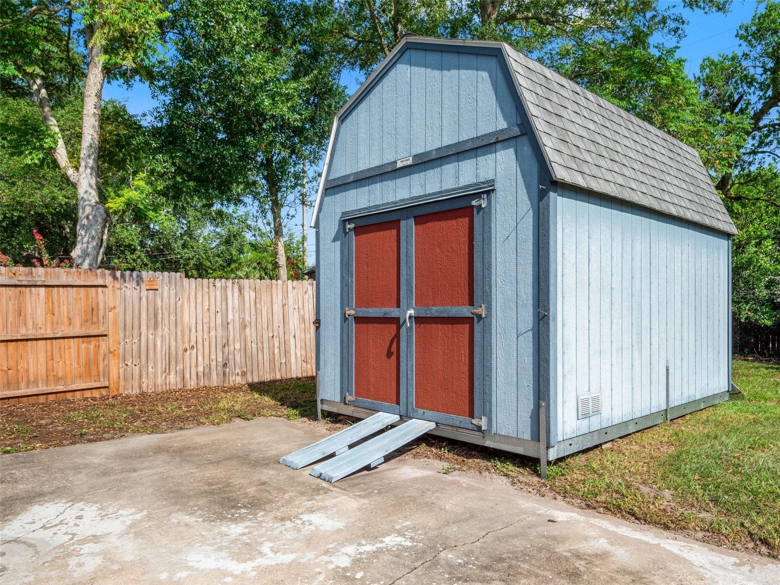 Large shed - 3813 EDLAND DR, ORLANDO
