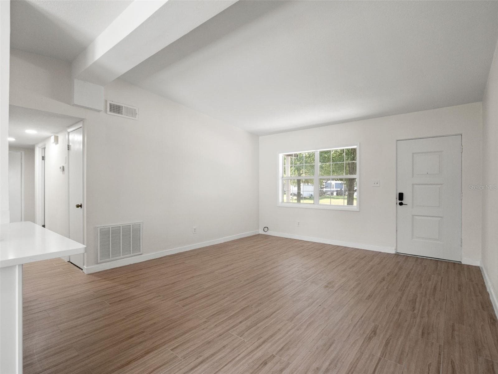 Living room - 3813 EDLAND DR, ORLANDO