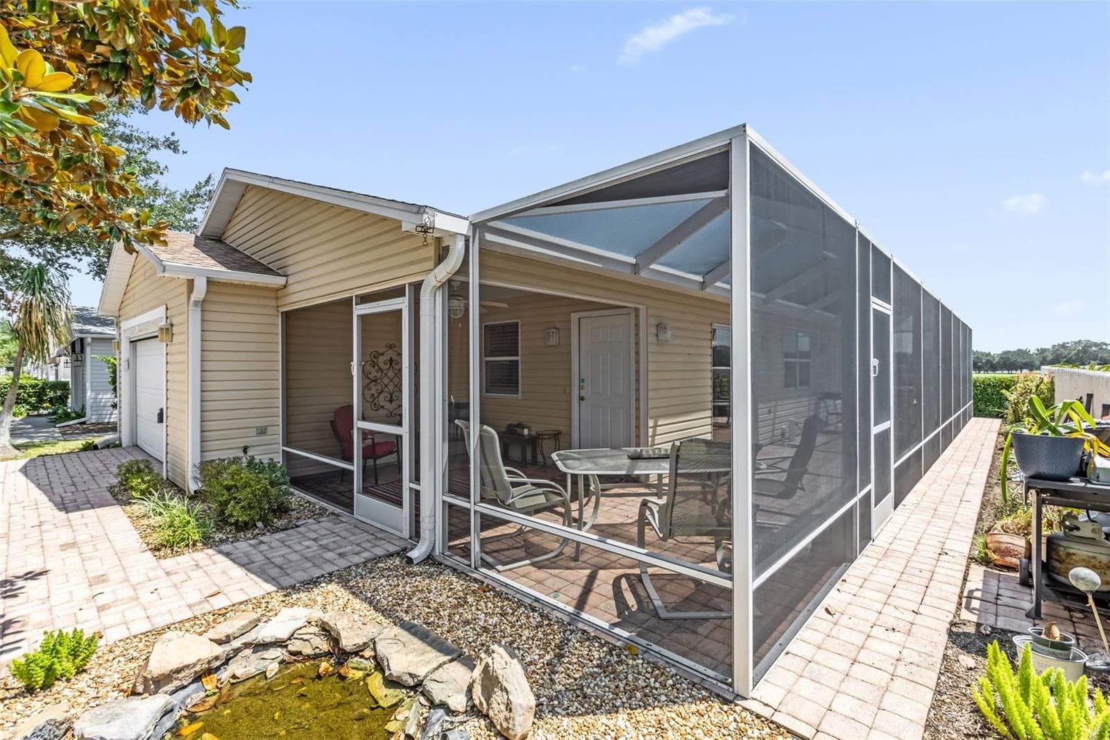Bird cage - 2801 BARBOZA DR, THE VILLAGES
