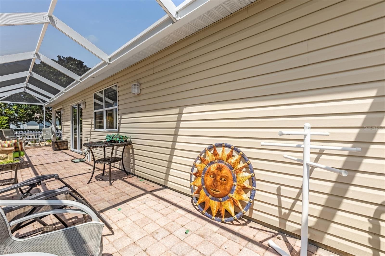 Side Bird cage - 2801 BARBOZA DR, THE VILLAGES